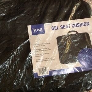 Mi Gel Seat Cushion with Black Cover